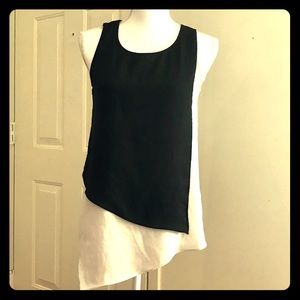 BCX black and white sleeveless blouse
